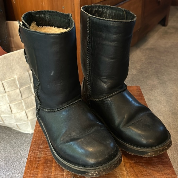 EMU Leather Boots - Picture 1 of 6